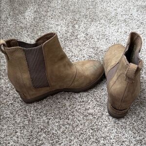 Sorel Tan Ankle Boots